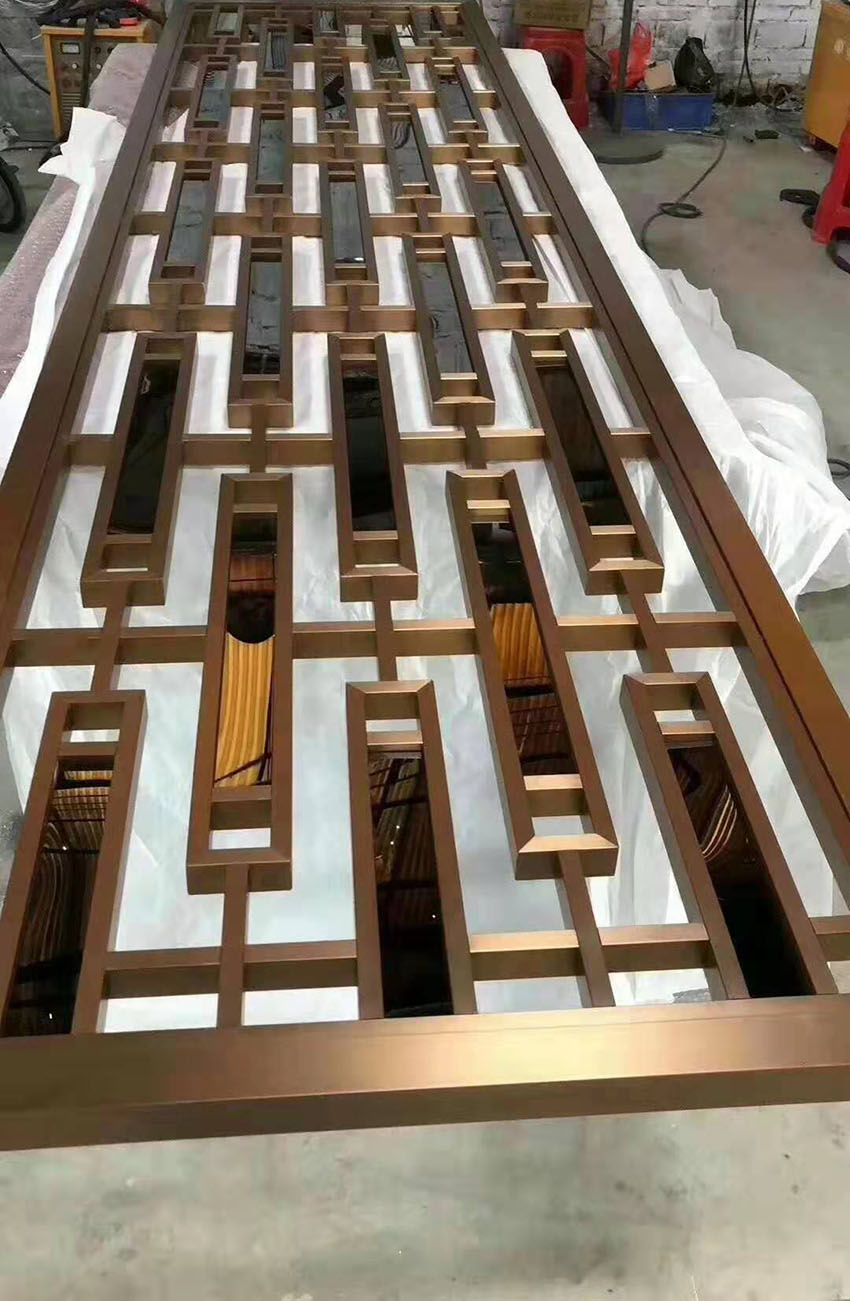 【百科】紅古銅拉絲不銹鋼屏風加工選泓冠，20多年不銹鋼制作，質量保障