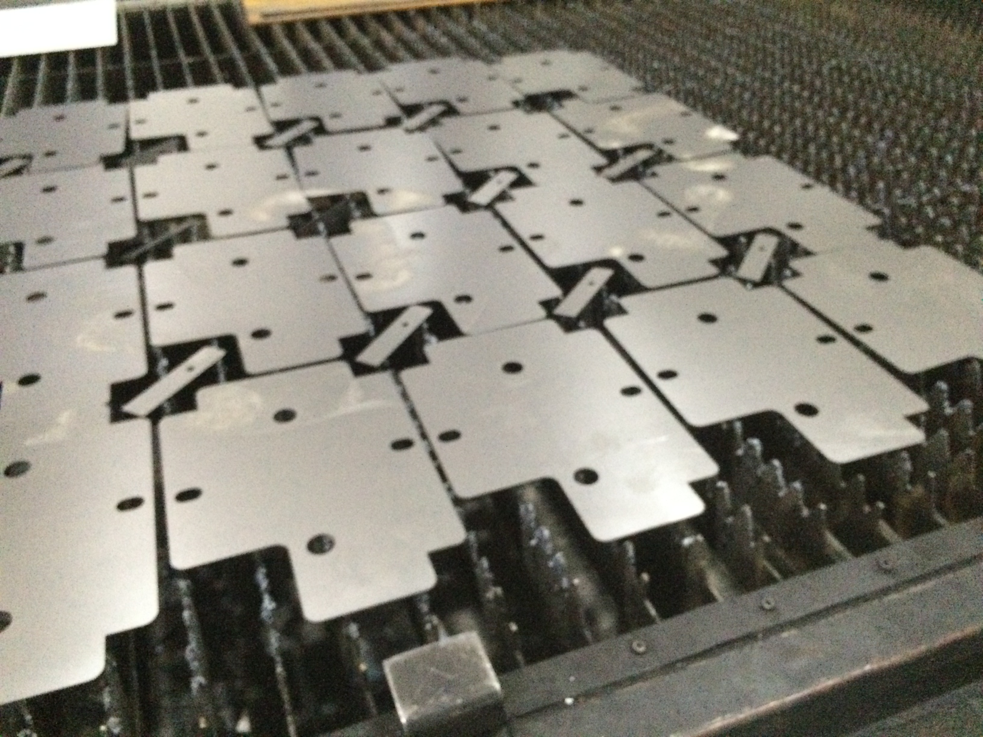 【百科】不銹鋼就是不帶磁，不帶磁就是好不銹鋼嗎？如果微帶磁了就不是304了嗎？