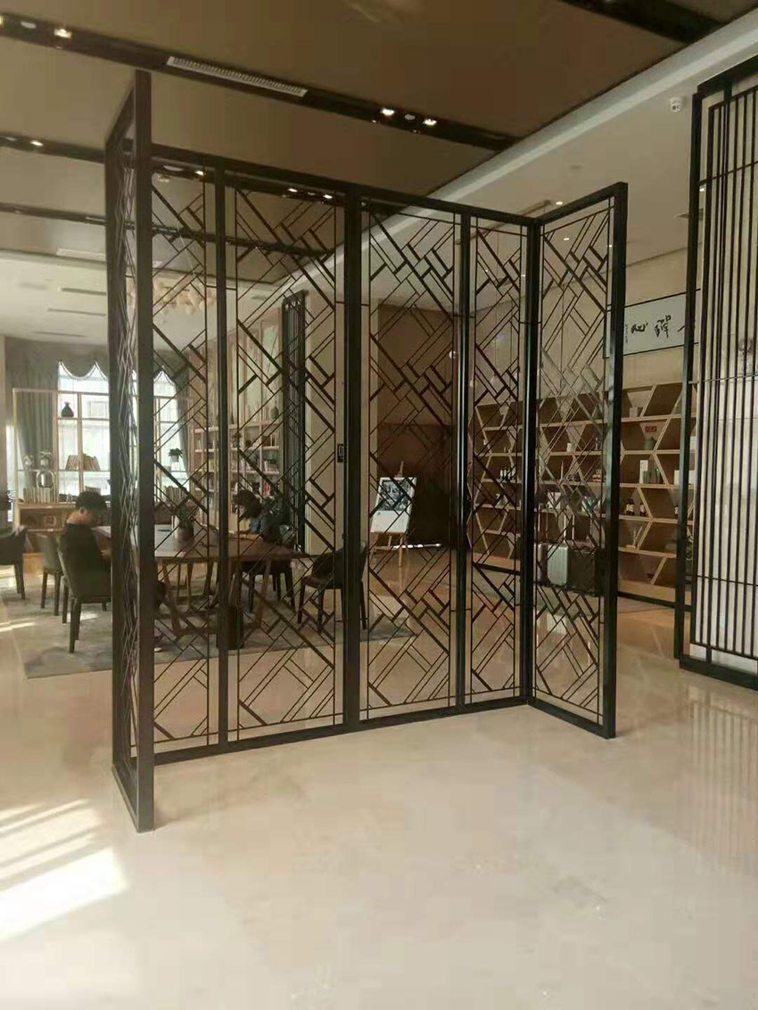 金屬屏風